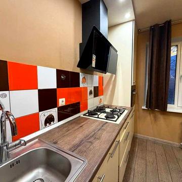 Сдам 3 кімн. по вул. Микільсько-слобідска 6/2, метро Лівобережна.