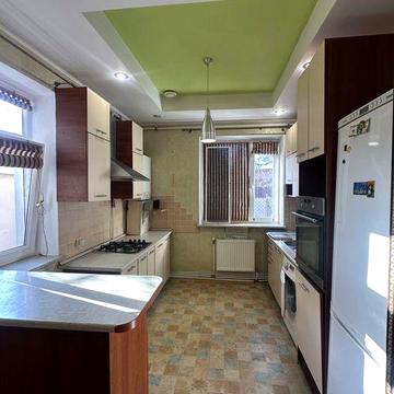 Здам частину будинку з окремим входом та гаражем, район Басівкут!