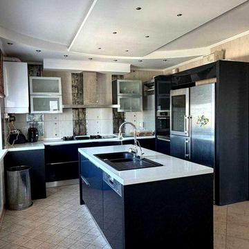 Центр міста! 3-х кімнатна квартира 134,5м2 в Новобудові, (Ляхова,12а)