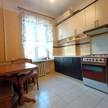 Впервые! Продам 2-х комнатную квартиру (сталинка),