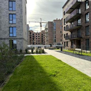 Продам велику 1 кімнатну квартиру з власним патіо