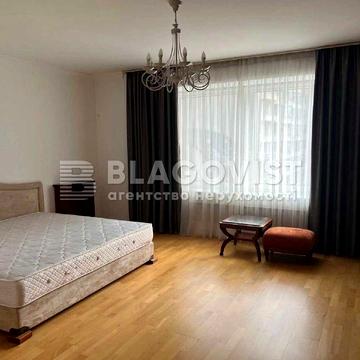 Продаж квартири 190 м² у центрі Києва вул.  Кониського (Тургенєвська)