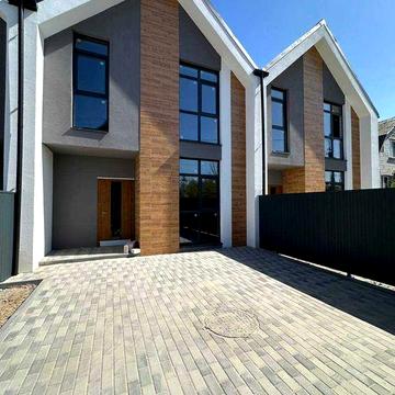 Продам Таунхаус з Переднім Двором. Газове Опалення.