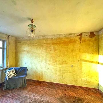 Продаж 1к біля метро. Київ. Святошинський.пр. Берестейський, 93а.