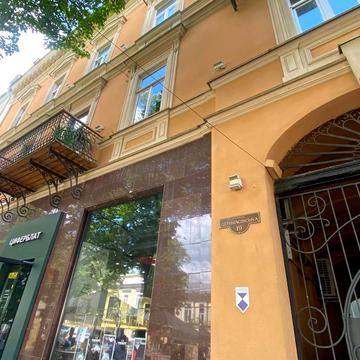 Дерибасівська вул., 19