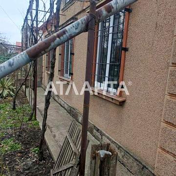 Дом в черте города рядом от моря