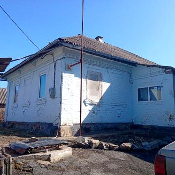 Продам будинок зі зручностями терміново