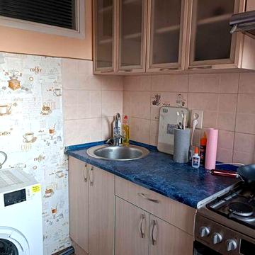 Здається в оренду 2 к.квартира на розі Наукова-Хуторівка з ремонтом