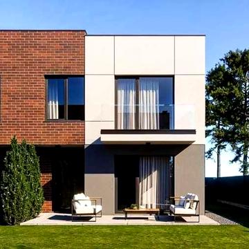 Стильний таунхаус із власним двориком!