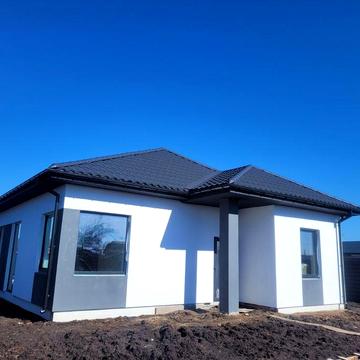 Продаж нового будинку в місті без комісії!