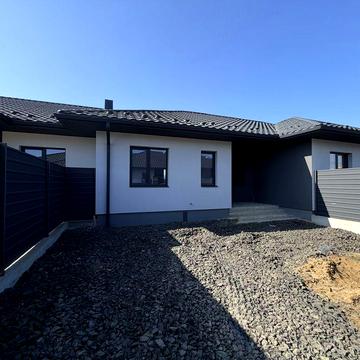 Продаж середнього таунхауса у с.Струмівка