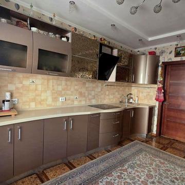 3 кімн. квартира 95 кв.м на УРЛІВСЬКІЙ