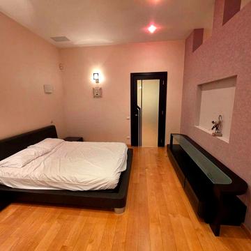 Актуально. Шота Руставелі 36. Метро "Палац Спорту", Бесарабка