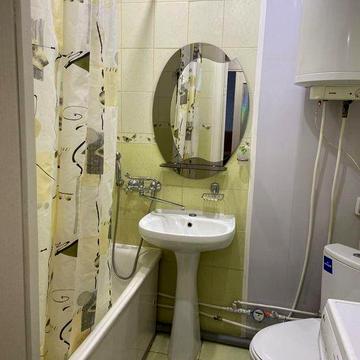 Хорошая однушка на кольце Артёма, у собора.Заселим сразу.