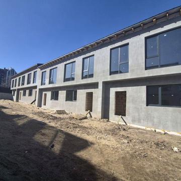 Таун з центральними комунікаціями в центрі! Білогородка! Без комісії