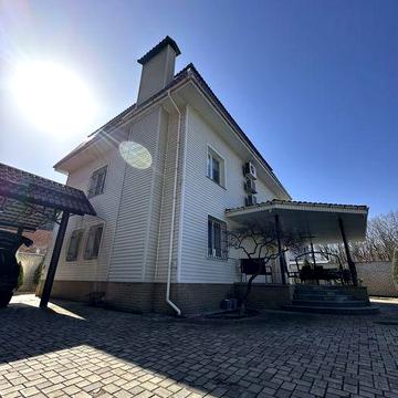 Продається розкішний будинок в мальовничій Орлівщині