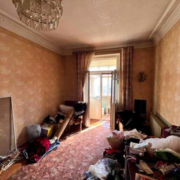 Продаж 2-кімнатної квартири «СТАЛІНКА» район Центрального ринку