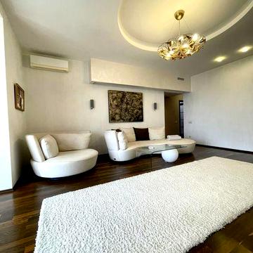 Продам 4к квартиру в центре