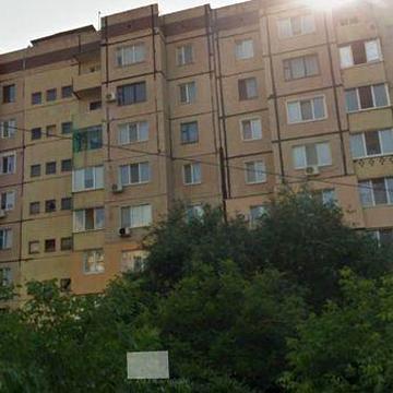 Продаж 2 кімнат у 3-кімнатній квартирі, м-н Сонячний, 2 поверх