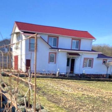 Продаж будинку. М. Новодністровськ. Ремонт. 13 соток