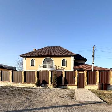 Продаж двоповерхового будинку на Сонячному