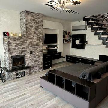 Продаж будинка з окремою банею ,басейном та гаражем