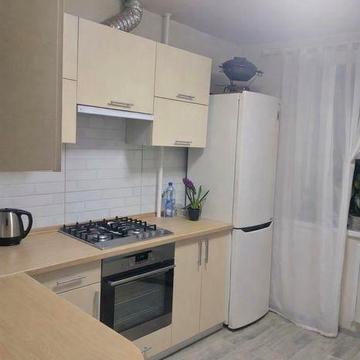 Продам квартиру Героїв України (Жадова)