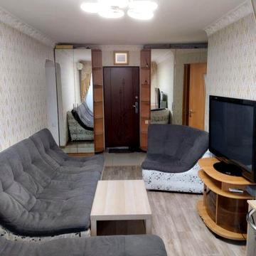 Продаю 2 квартиру, пр.Центральный, р-он Сотки, 2/9, 60000 дол. Сша