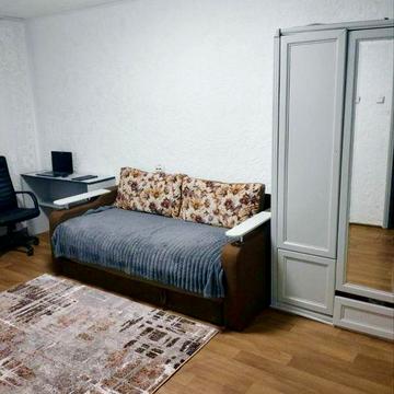 Продаж 1 кімнатної квартири м-в Незалежності / Сертифікат/ вул Г.Крут