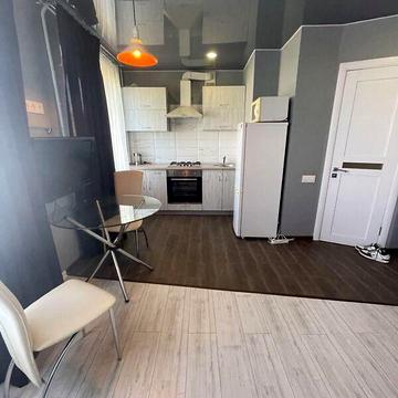 Довгострокова оренда 1к Квартира Сонячна Набережна (Малиновського Маршала) вулиця