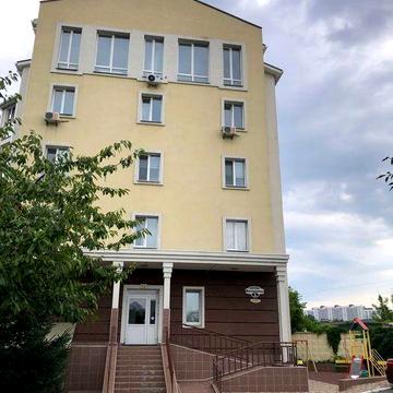 Двух комнатная на Волошкова 1(ст.м Васильківська )