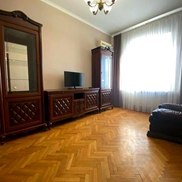 Продам трехкомнатную на Успенской центр