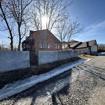 Пропонуємо вашій увазі новий будинок з чистовим ремонтом