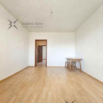 На продаж трикімнатна квартира Мінська