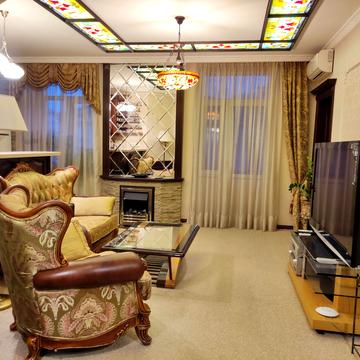 Михайла Грушевського вул., 34/1