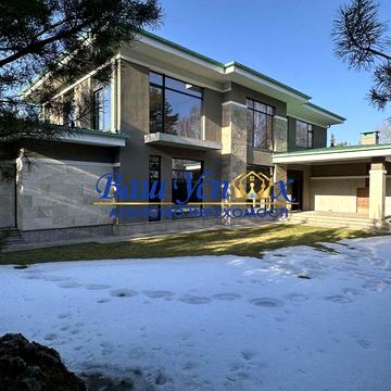 Продажа виллы в городке . село Конча-Заспа. Выход на реку.