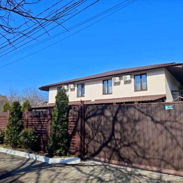 Продаж частини будинка. Осокорки. 900м від метро Славутич