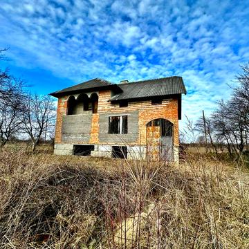 Продається просторий будинок біля м. Стрий!