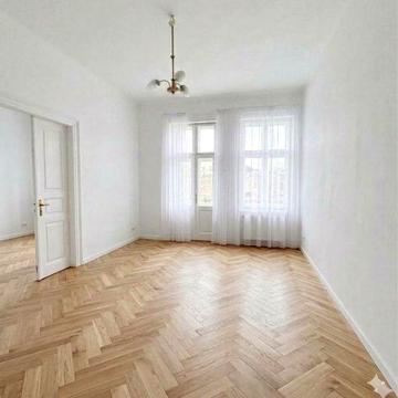 3-к.в.К.Левицького,автентична з панор.вікнами