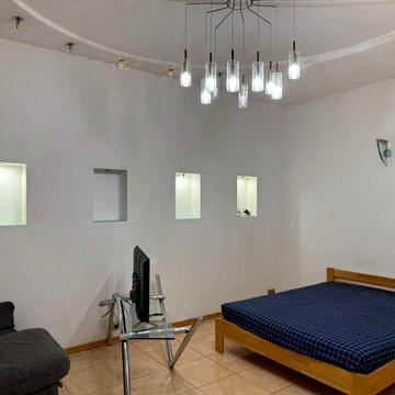 Сдам 3 комн. квартиру Центр ТЦ Никольский на месяц