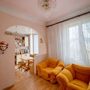 2-х кімнатна Сталінка на 97 кварталі. Простора та мебльована