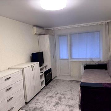 Сдаётся 1-комнатная квартира на металлургов .