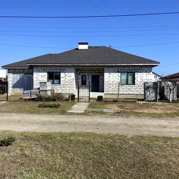 Продам дом в Фонтанке 1 на 10 сотках земли.