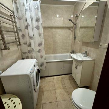 Свободна!Уютная однушка в новом доме!Подол,пляж «Зеленый остров»