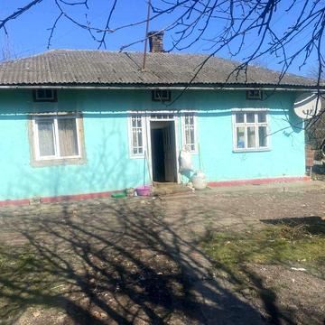 Продам будинок і земельну ділянку