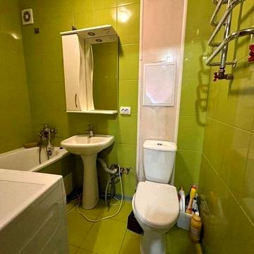 Здається   2-кімнатна квартира, в центрі поряд Медичний коледж  Власни