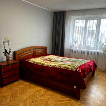 Двокімнатна квартира на вулиці Хоткевича