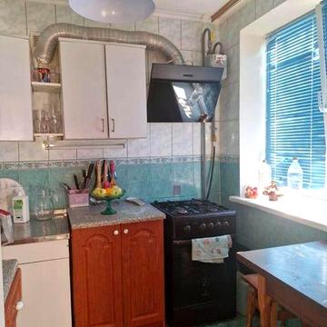 Продаж трикімнатної на Нижньогірський