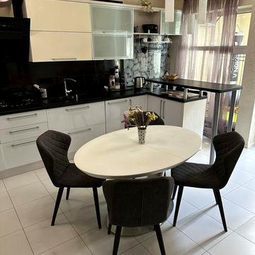 Оренда будинку з окремою сауною,басейном і гаражем!