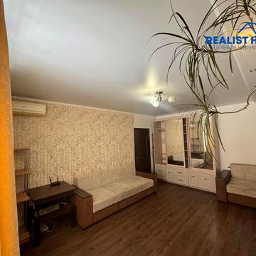 Академіка Амосова вул., 22